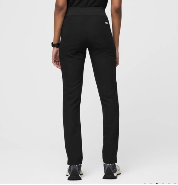 Figs Set of Black Yola High Waisted Scrub Pants & Catarina Slim Top Size XS - Picture 3 of 16